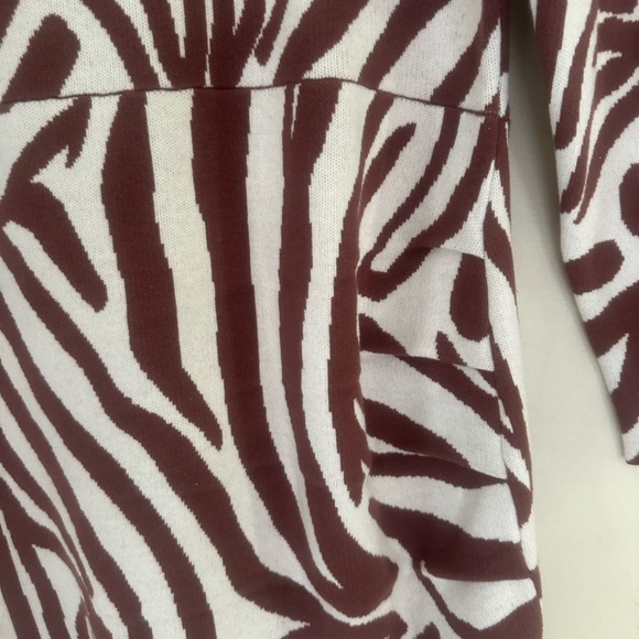 SAYLOR Brown and White Long Sleeve Sheath Dress - Picture 8 of 10